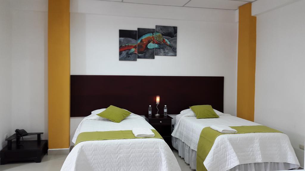 Hospedaje Brisas Del Pacifico Puerto Ayora  Room photo