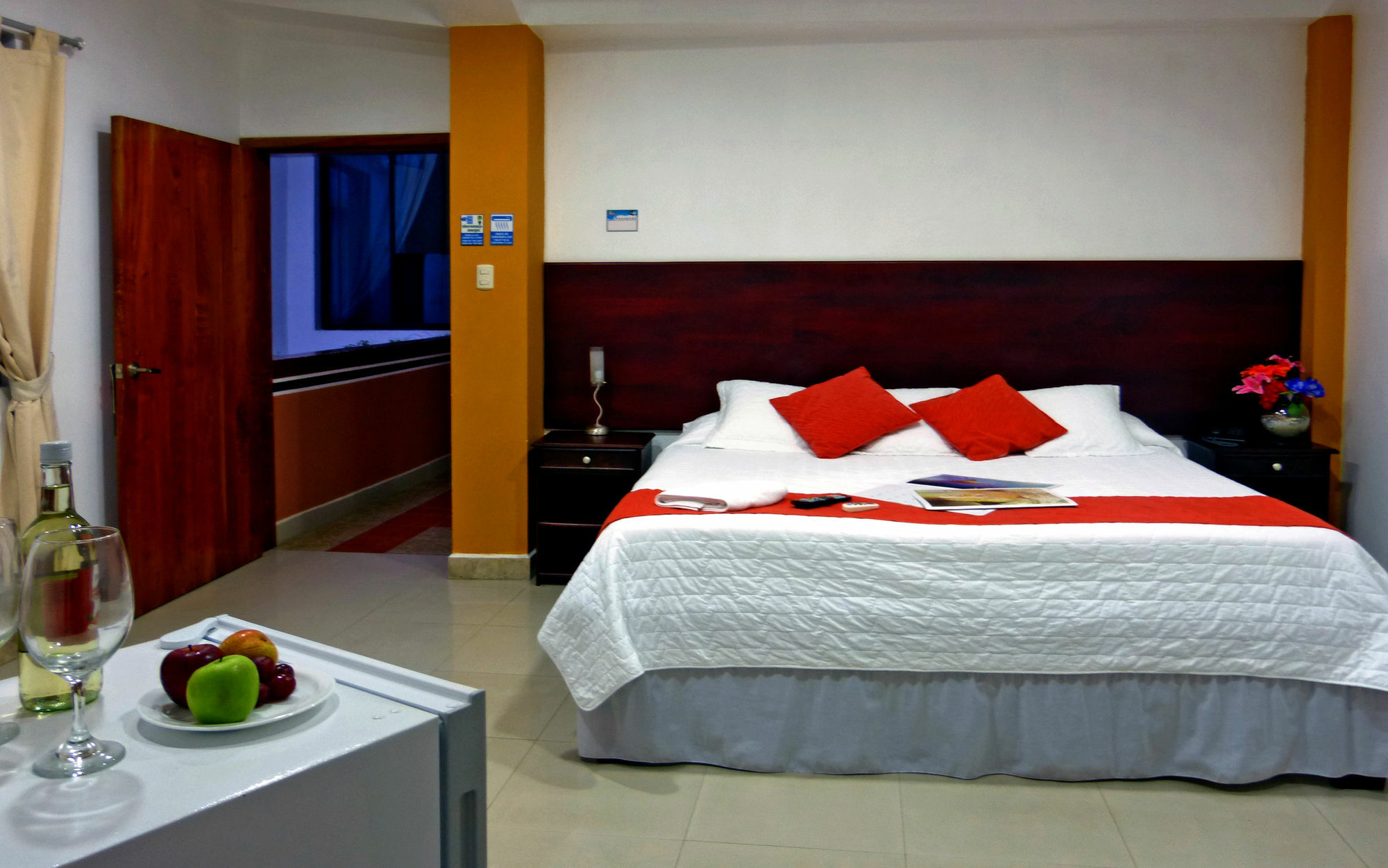 Hospedaje Brisas Del Pacifico Puerto Ayora  Exterior photo
